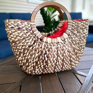 The Limited Woven Straw Tote Beach bag Purse Wood Handles Orange Inside NWT